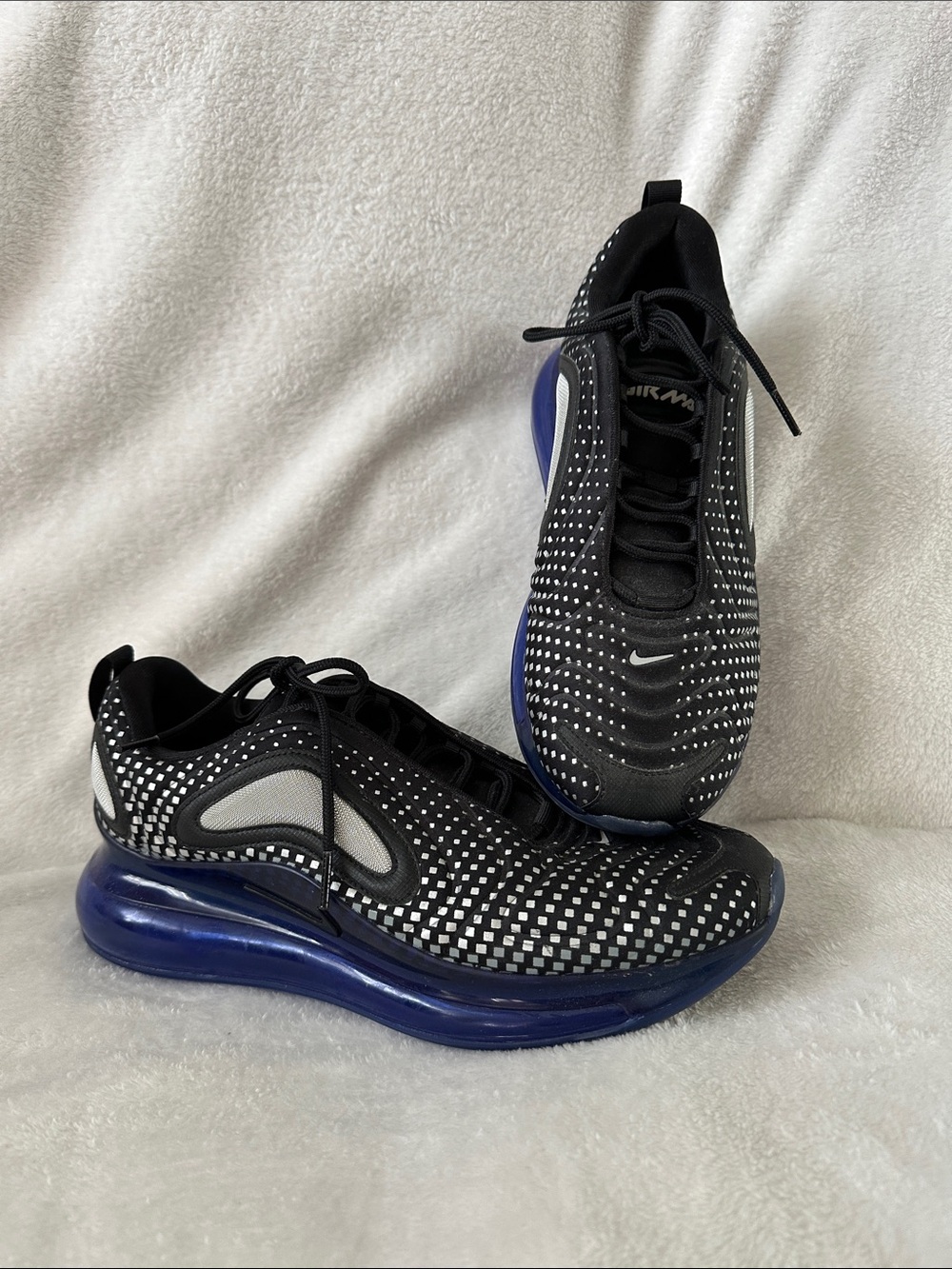 Nike 720 AO2924 ‘Pixel Gradient’ Black & Blue Air Max Patterned Running Shoes